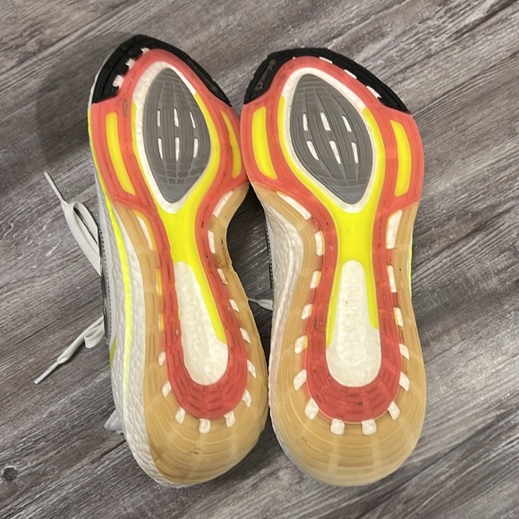 Adidas Ultra Boost 21 - Picture 5 of 5